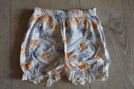 Kraťasy s motýlikmi, next,80
