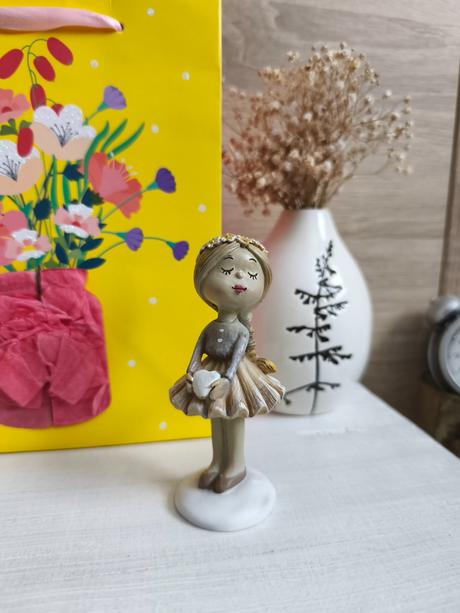 Krásna postavička dievčatko, 