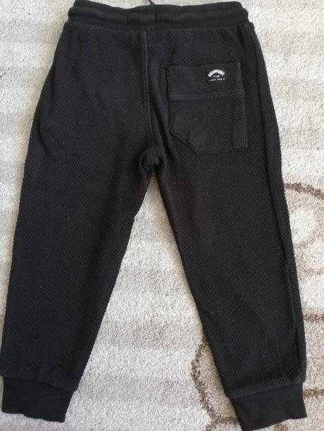 Čierne teplaky, reserved,116