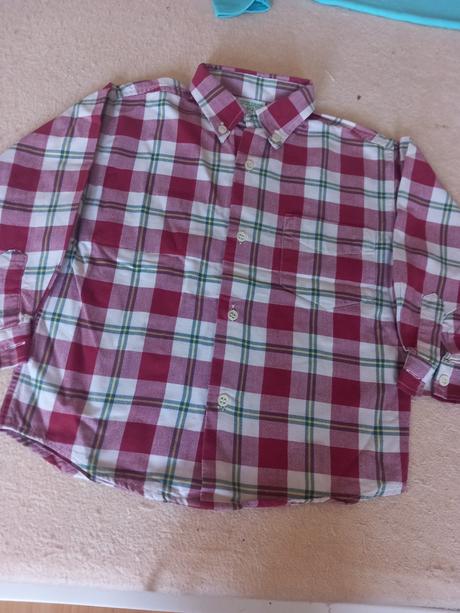 Predám košelu, 104