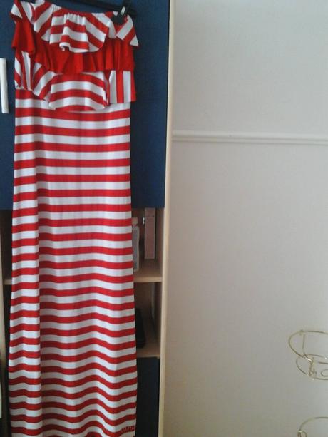 Cerveno biele pruhovane saty, 