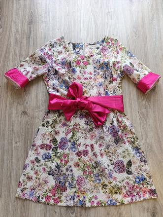 Dámske kvetované šaty, 38