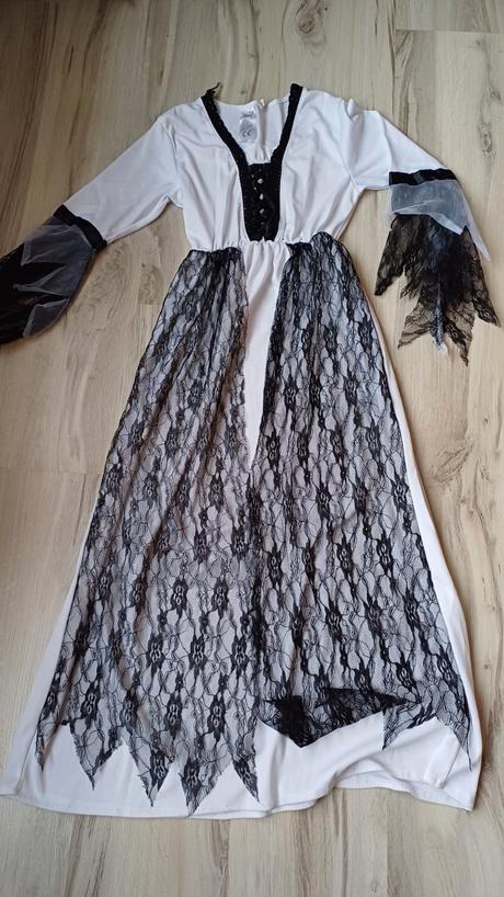 Šaty princezná/biela pani, 