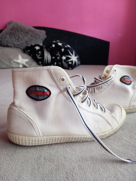 Platené tenisky, 39