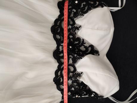 Spoločenské šaty, 36