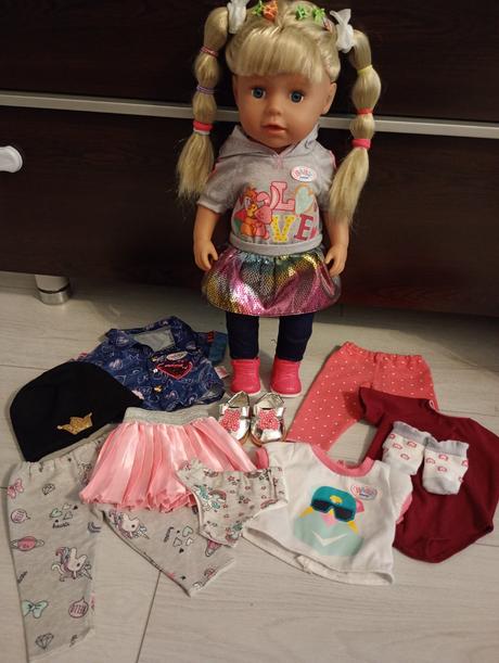 Staršia sestrička baby born s príslušenstvom, 
