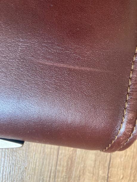 Hnedá kožená aktovka, 