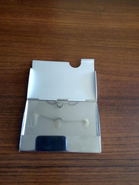 Strieborna krabicka na vizitky top stav,