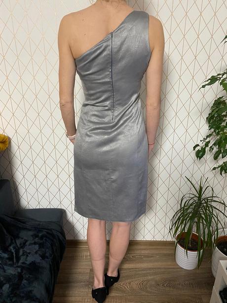 Spoločenské šatičky na jedno rameno, s