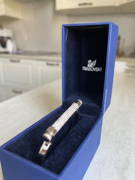 Swarovski naramok, swarovski