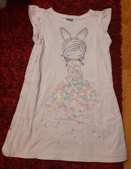 Nočná košeľa, 104