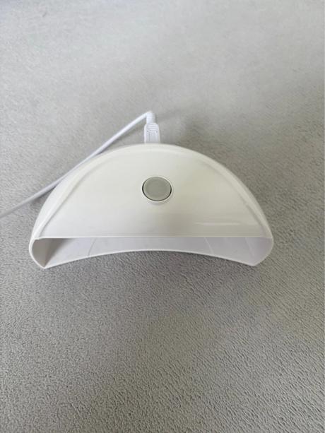 Led lampa na gélové nechty, 