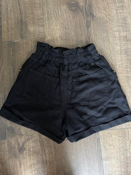 Dámske riflove kraťasy širokého strihu, bershka,34