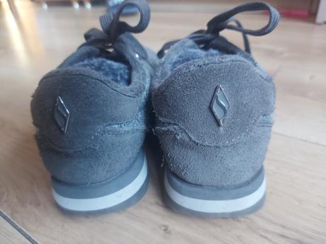 Zateplene tenisky, skechers,35