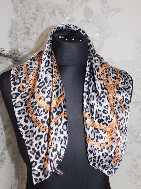 Kvalitná luxusna hodvabna elegantná šatka, m