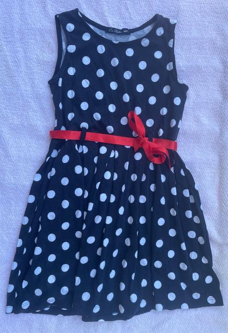 Šaty s bodkami, 128