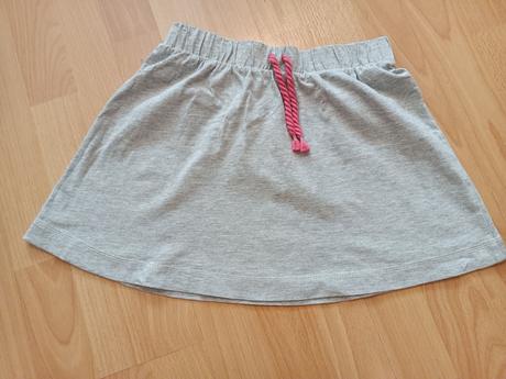 Dievčenská sukňa, 134