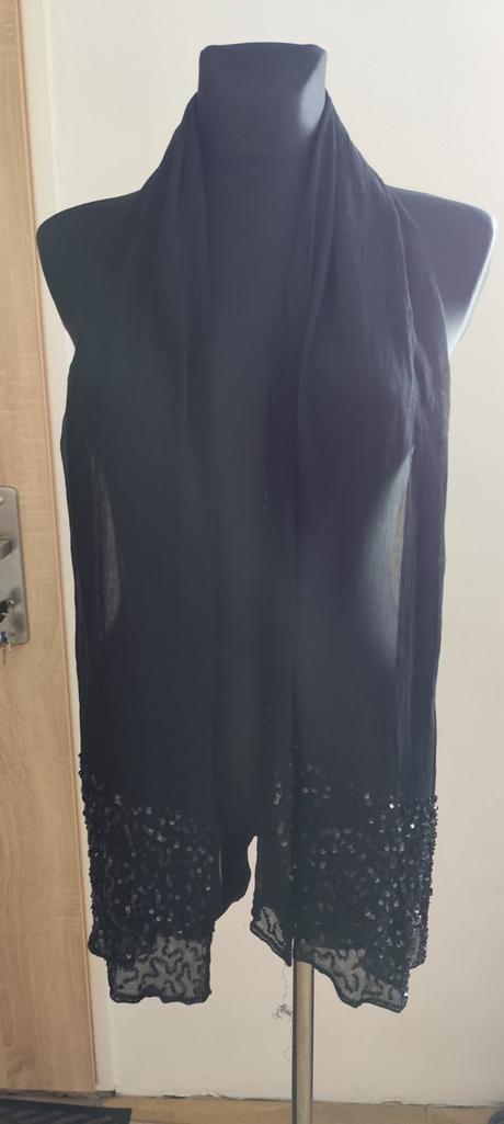 Plesový šál cez plecia, 