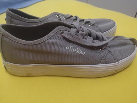 Ellesse, 38