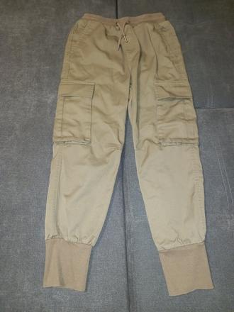 Kapsače, reserved,164