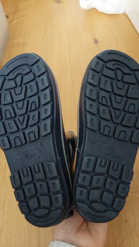 Gumáky, tcm,26 / 27