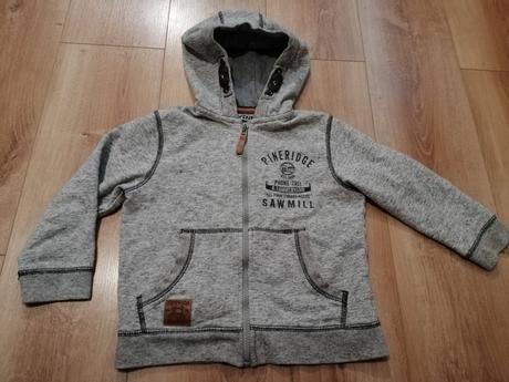 Sivá mikinka, tu,110