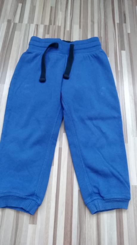 Modre teplaky, lupilu,86