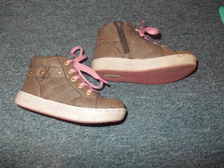 Pekné topanočky, 23