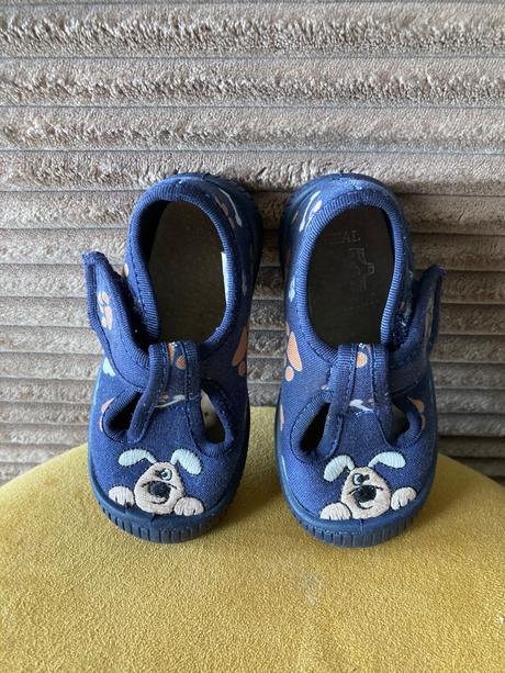 Papučky so psíkom, 21