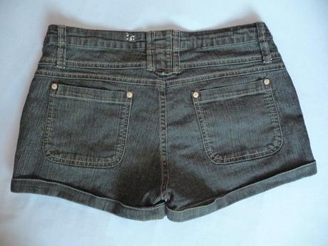 Šedé kraťasy, kik,s