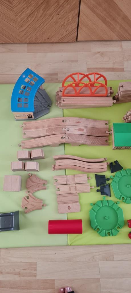 Ikea drevené koľajnice a príslušenstvo,