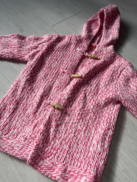 Ružový akoby háčkovaný/štrikovaný svetrík, just play,134