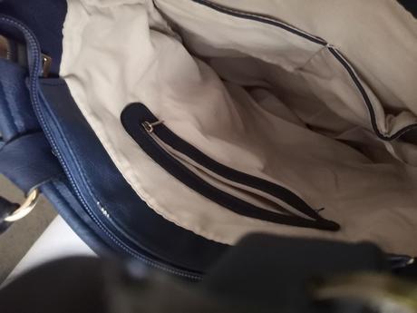 Dámska kabelka so strapcami, 