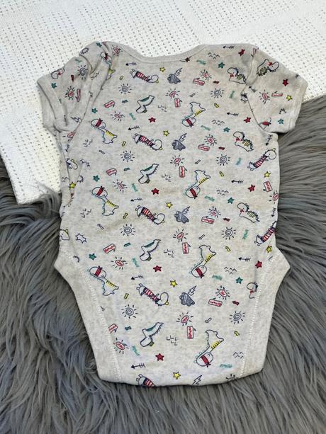 Chlapčenské body a dinosarami primark (68), primark,68