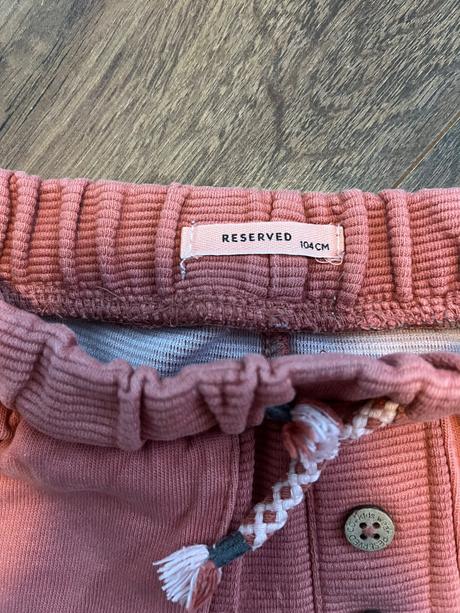 Šortky, reserved,104