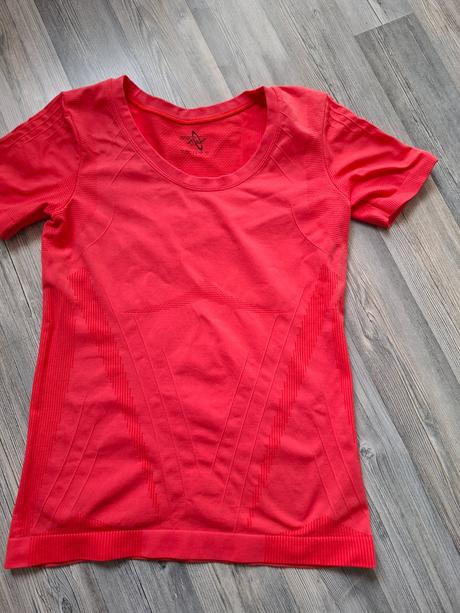 Športove tričko tcm, tcm,s