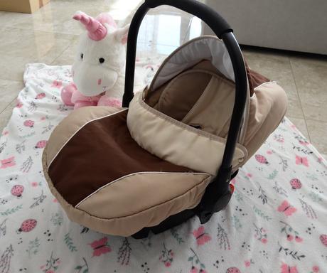 Autosedačka-, adbor