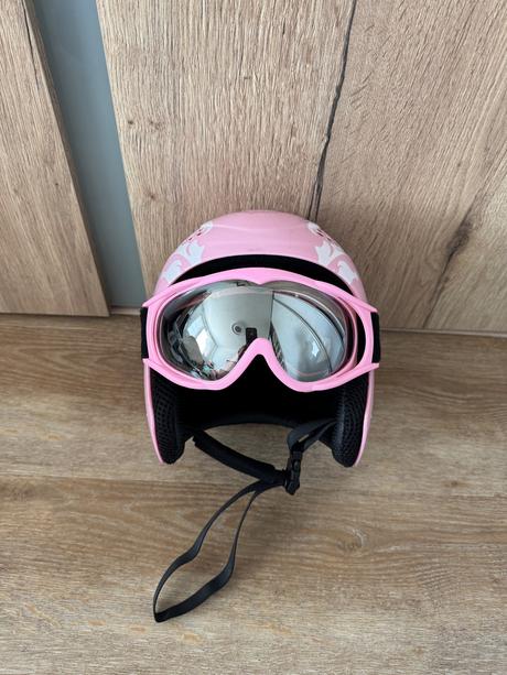 Lyžiarska prilba a okuliare v.s, s