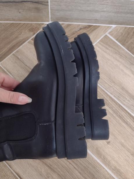 Čižmy s hrubou podrážkou, 36