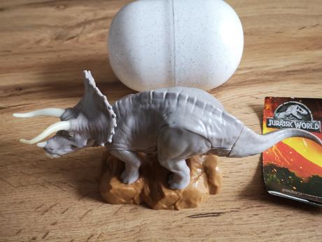 Dinosaurus jurassic world so svietiacimi klami, 