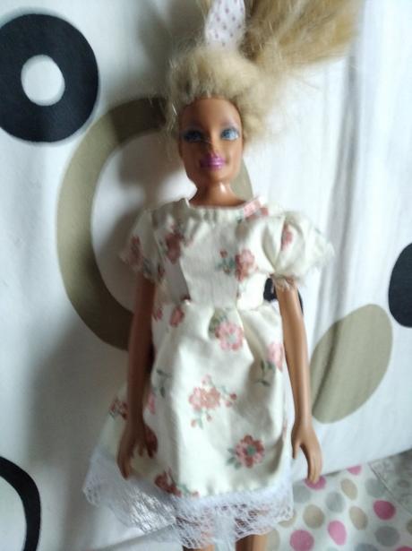 Šaty babiku barbie,
