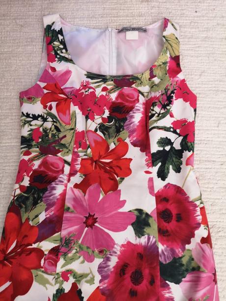 Šaty s kvetinovým vzorom ashley brooks, m