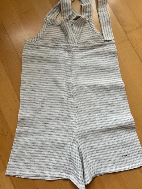 Lanove nohavice na traky, 122