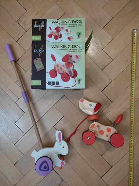 Dreveny psik na tahanie,