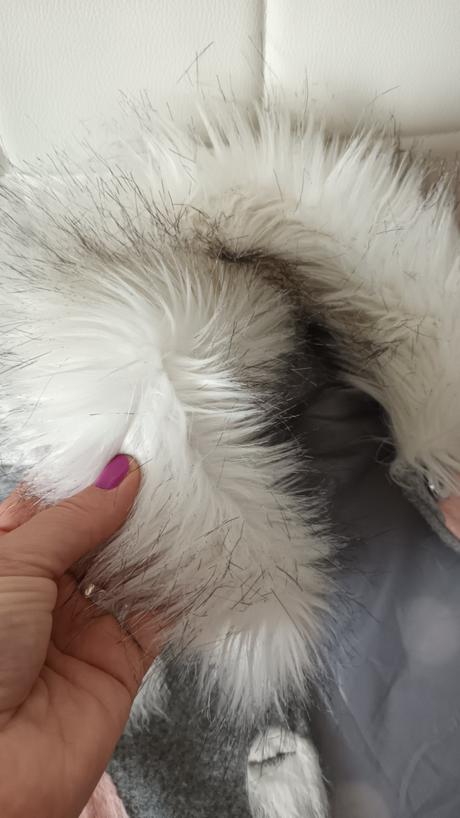 Nádherný luxusný kabátik s kožušinkou, 92