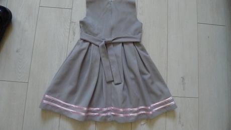 Málo nosené šaty, 116