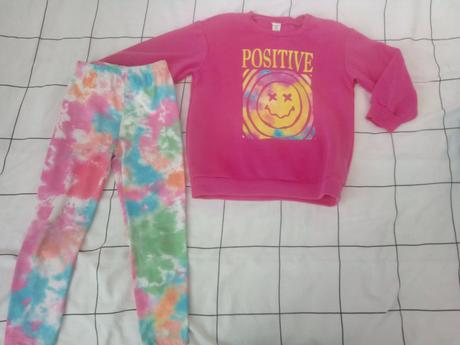 Predam mikinu+leginy, 116