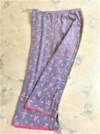Kvetinkové 3/4 nohavice, xl