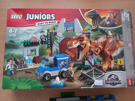 Lego 10758 juniors 4-7 útek t-rex jurský oark, 