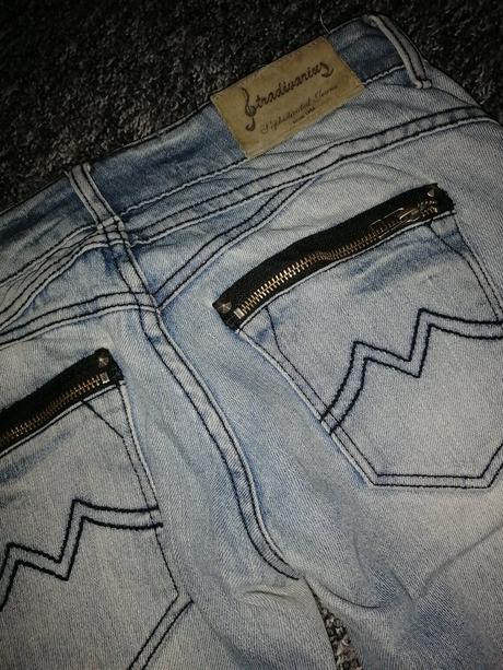 Štýlové rifle, stradivarius,l